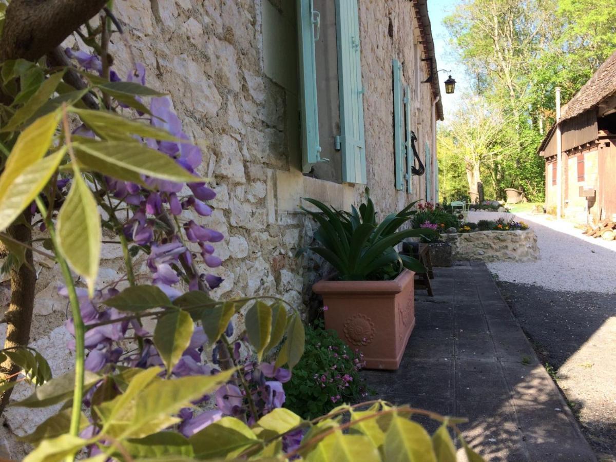 Mazieres  Le Moulin Scalagrand Bed & Breakfast エクステリア 写真