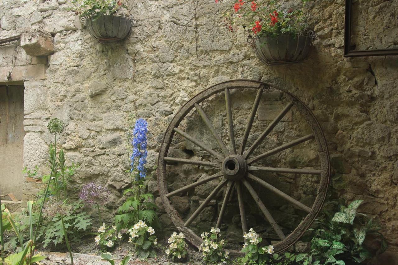Mazieres  Le Moulin Scalagrand Bed & Breakfast エクステリア 写真