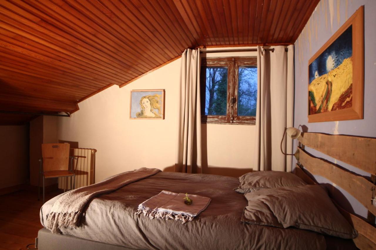 Mazieres  Le Moulin Scalagrand Bed & Breakfast エクステリア 写真